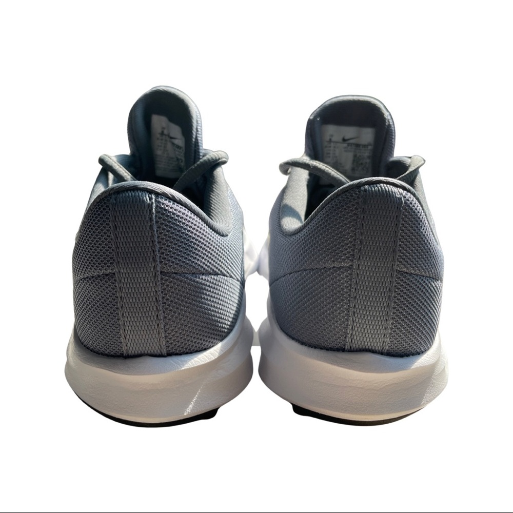 Nike Downshifter 9 Unisex (size 6) never worn